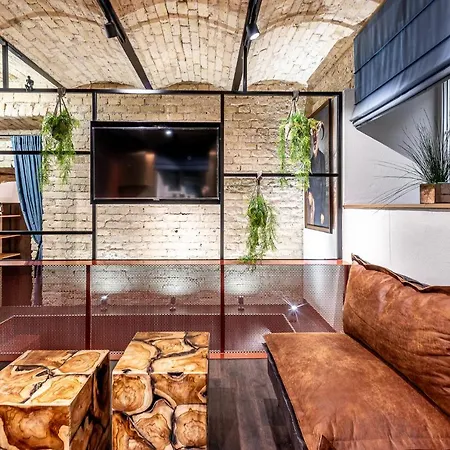 Unesco Hidden Arches - Restored 3 Bedroom Apartment In The Historic Pilies St. Vilnius Exterior photo
