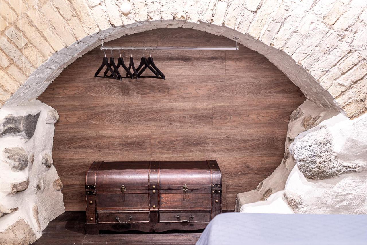 Unesco Hidden Arches - Restored 3 Bedroom In The Historic Pilies St. *