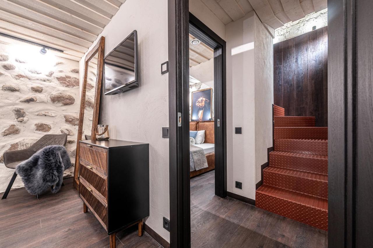 Unesco Hidden Arches - Restored 3 Bedroom In The Historic Pilies St. Apartment