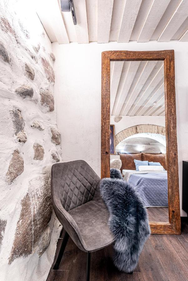 Apartment Unesco Hidden Arches - Restored 3 Bedroom In The Historic Pilies St.