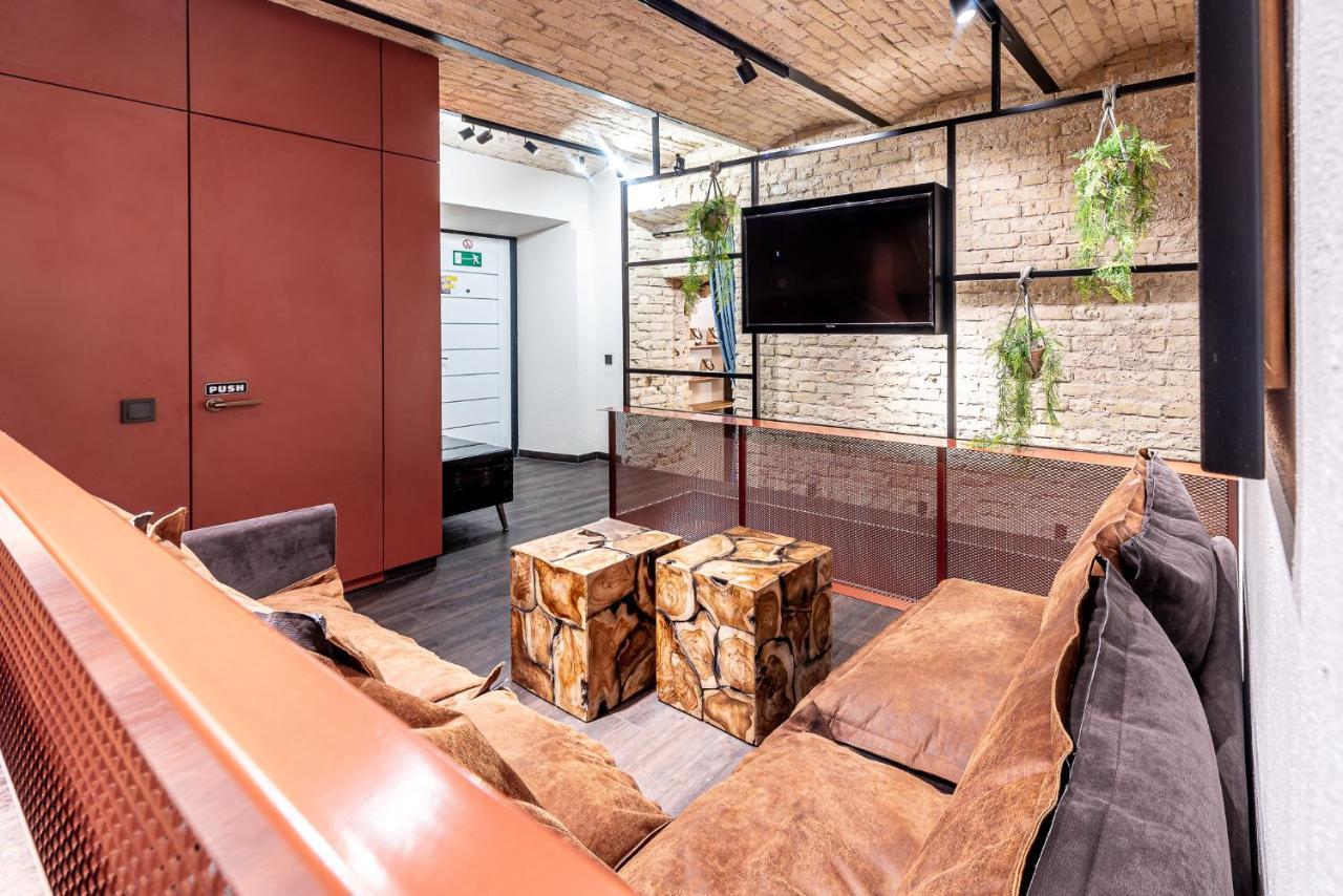 Unesco Hidden Arches - Restored 3 Bedroom In The Historic Pilies St. Apartment Vilnius